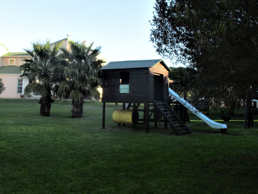 To Let 2 Bedroom Property for Rent in Greenways Golf Estate Western Cape